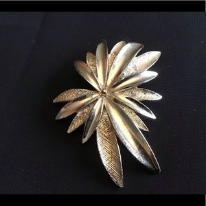 VINTAGE SARAH COVENTRY ATOMIC STARBURST BROOCH